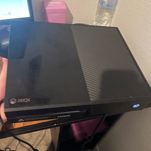 Selling an Xbox one with a led wired controller